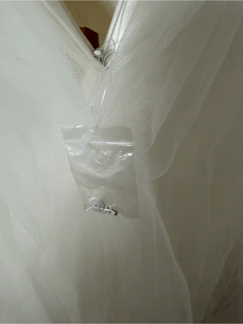NWTs David’s Bridal Ivory Lace Appliqué Ball Gown Wedding Dress Style WG3672 - Picture 7 of 8